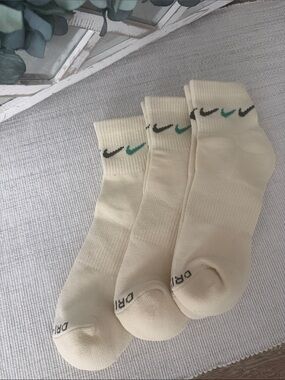 3-Pack Womens Nike Ankle Socks Cream Black Teal BRAND NEW
